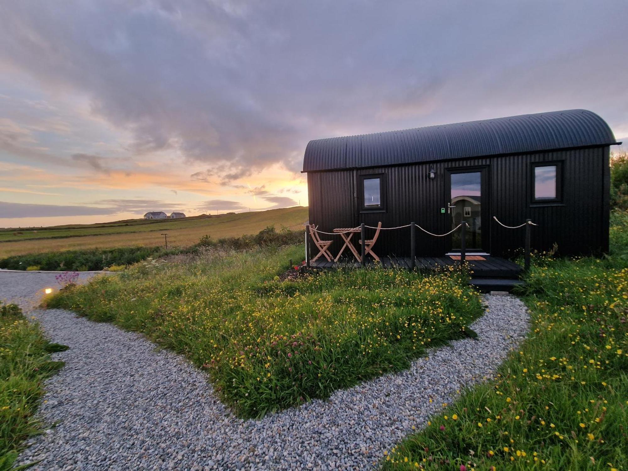 Wild Meadow Huts Doolin Exterior foto